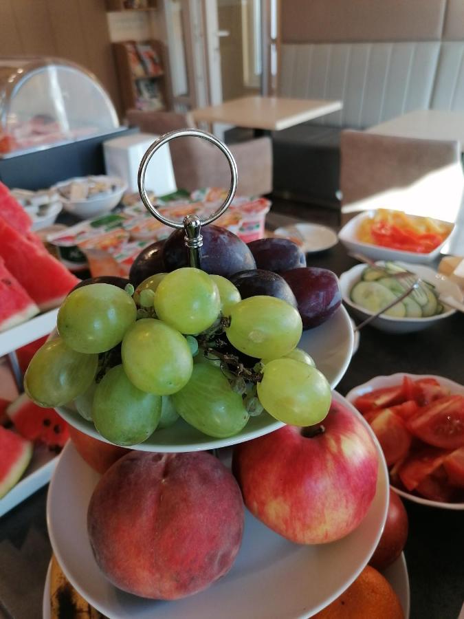 Hotel Dolce Vita Балатонкенеше Екстер'єр фото